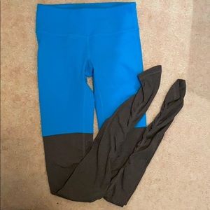 Blue alo yoga scrunch bottom legging